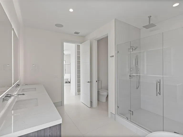 221 Shore Ct #221 — Photo 50