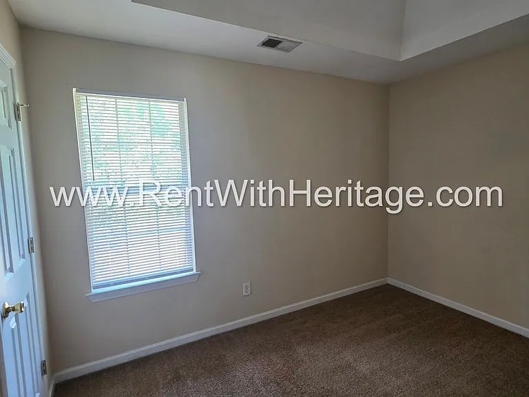 6535 Manor Creek Dr — Photo 33