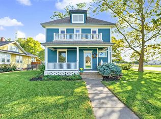104 N 1st St, Lindsborg, KS 67456