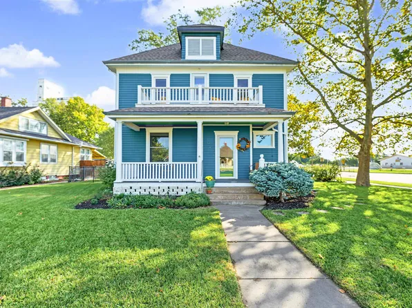 104 N 1st St, Lindsborg, KS 67456