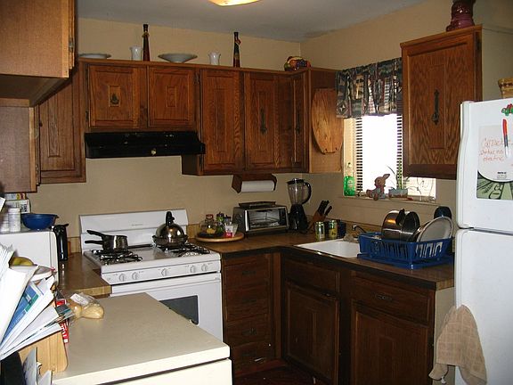 2nd image of 204 Greening Pl
