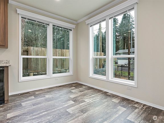4th image of 25507 31st Avenue E