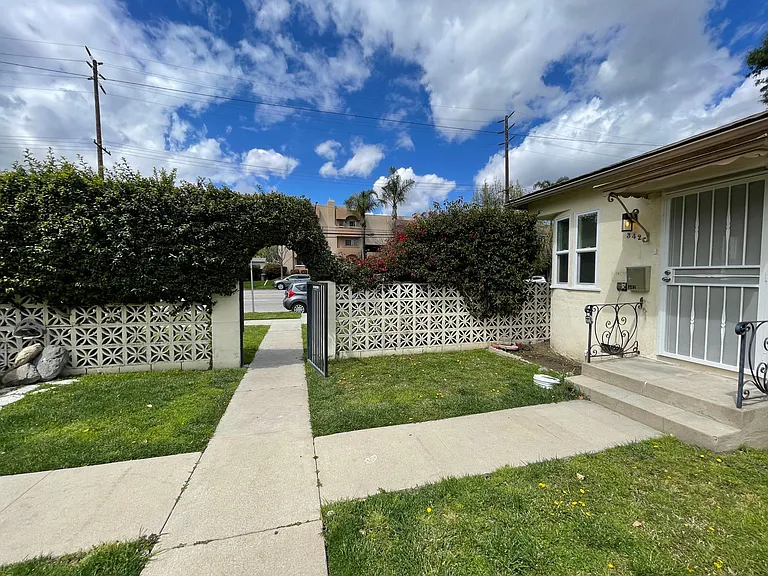 344 W Alameda Ave #342 — Photo 3