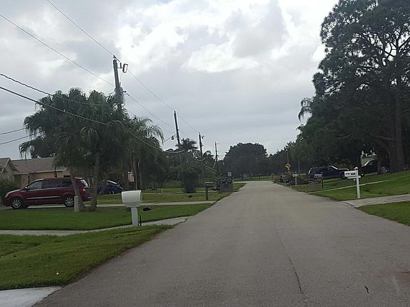 5th image of 461 SE Whitmore Dr