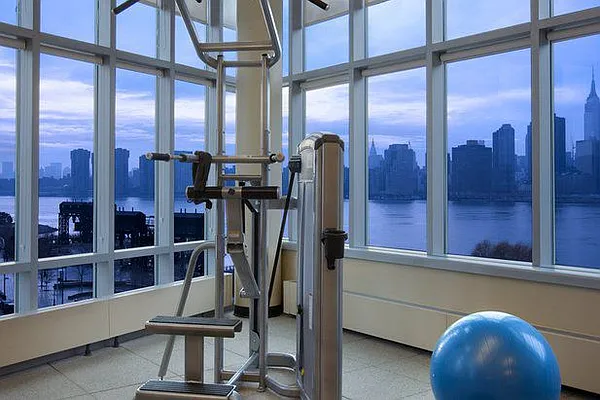 Sold by Compass | media 25