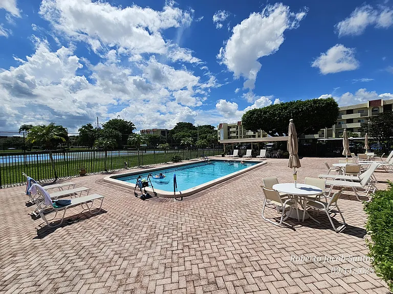 23305 Barwood Ln #207 — Photo 26