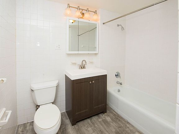 5th image of 1199 Whitney Ave APT 215