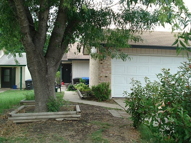 1346 Front of Home