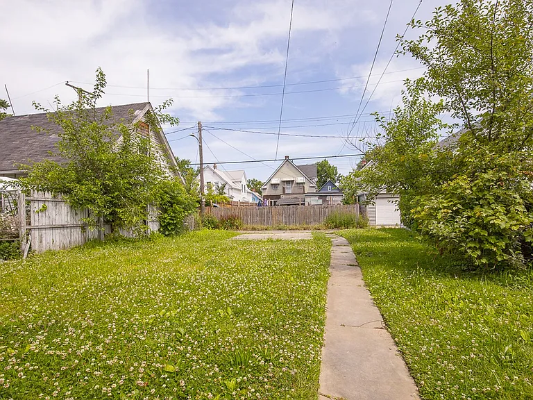 3910 Carlyle Ave — Photo 23