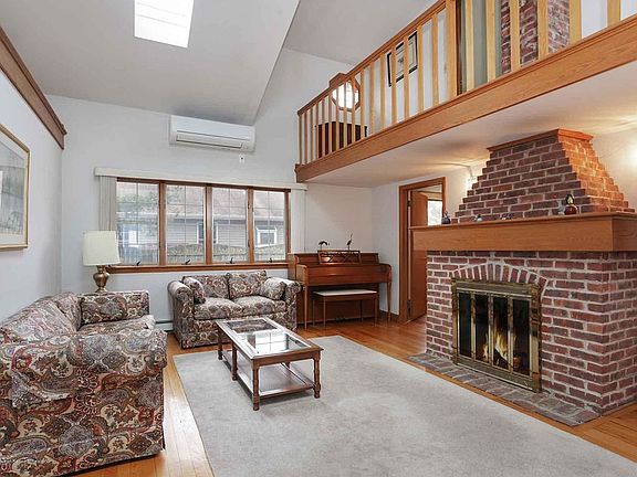 2nd image of 301 New Jersey Ave