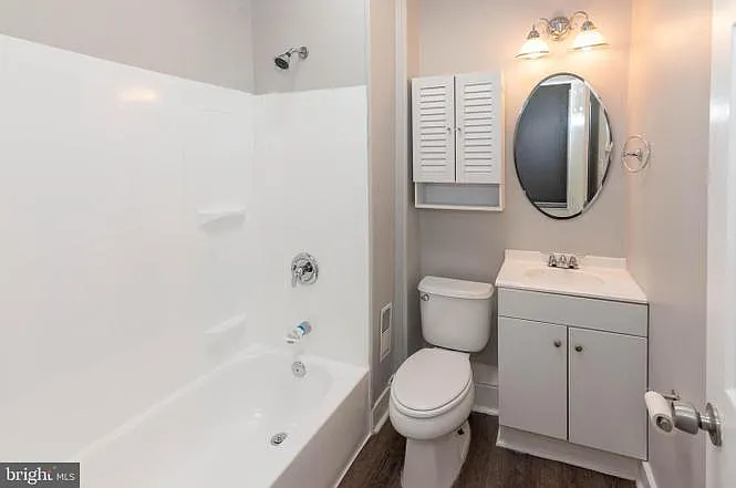 527 S Lehigh St — Photo 14