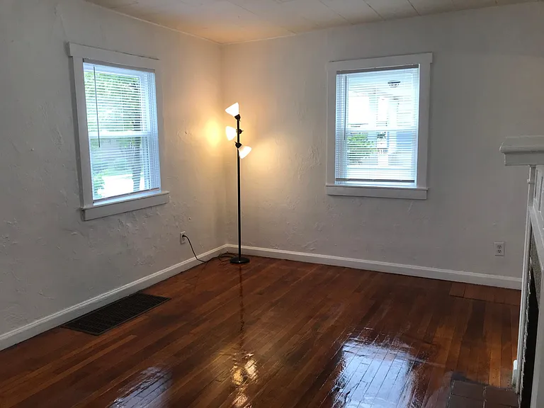 1464 E 25th Ave — Photo 5