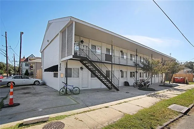 3300 Baronne St #D
