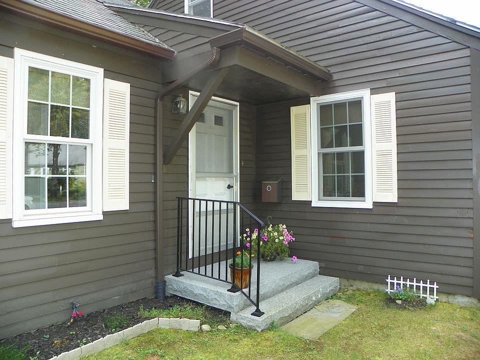 1st image of 15 Wood Pond Lane #15