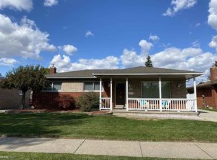 13427 Murthum Ave, Warren, MI 48088