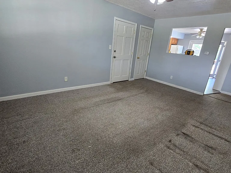 2119 Lexington Dr #4 — Photo 2