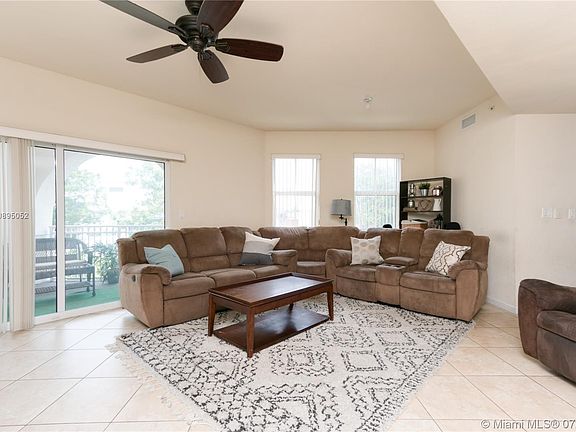 5th image of 11503 NW 89th St APT 208
