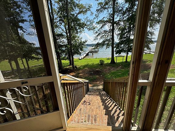 2nd image of 2047 Pineland Shores Cir