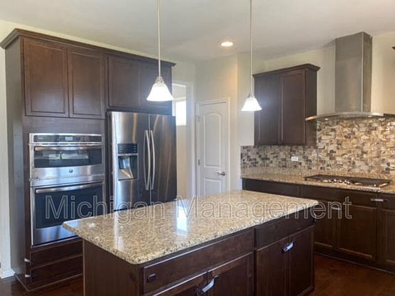 4th image of 50323 Woodford Dr