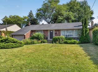 7 Greening Cres, Toronto, ON M9A1N9