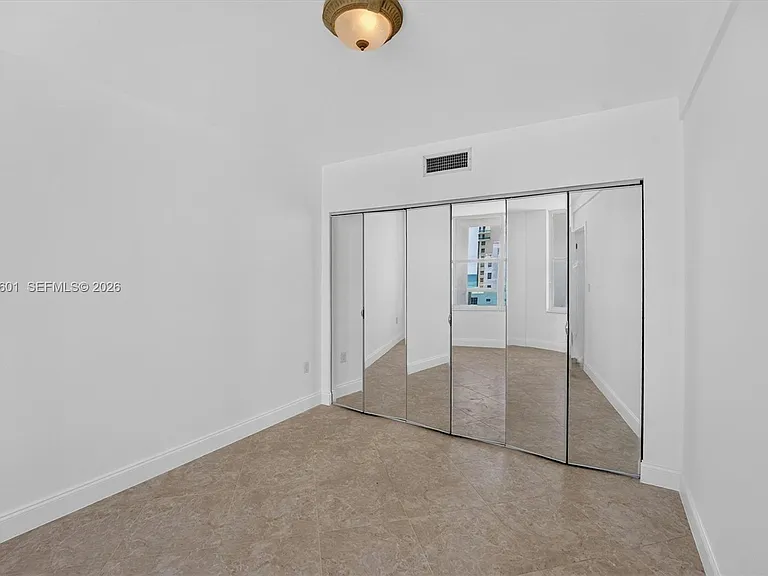 5001 Collins Ave #9H — Photo 14