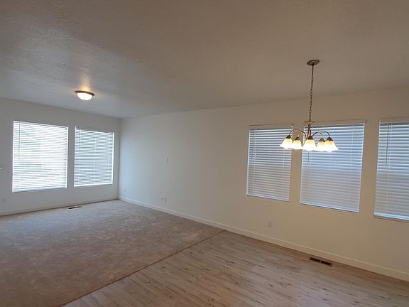 4th image of 1576 W Oakbrook Dr