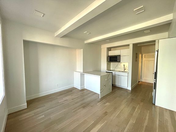 5th image of 320 E 42nd St APT 1513