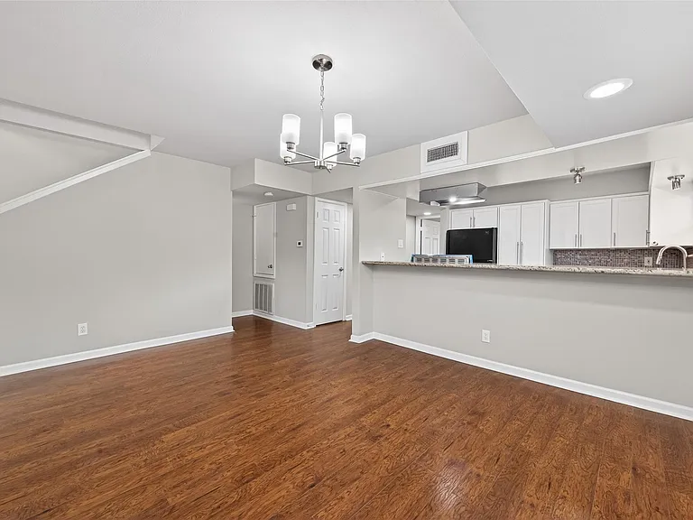 1114 Augusta Dr #10 — Photo 17