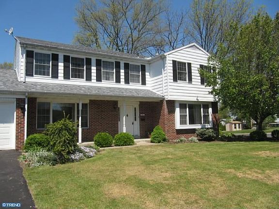 3rd image of 501 W Vine St