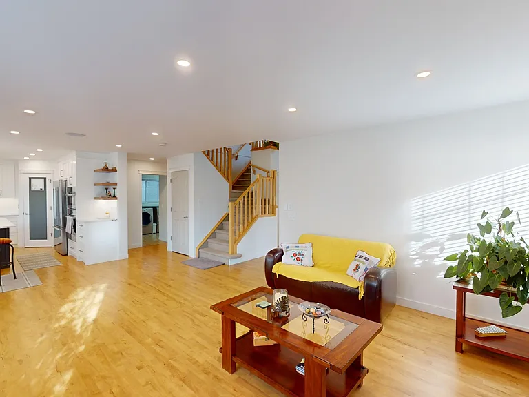 23 Chapala Close SE — Photo 5