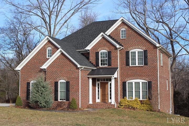 1st image of 216 Two Creek Dr