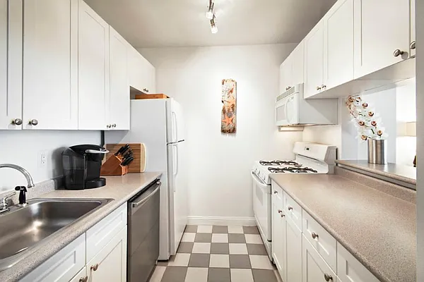 Sold by Town Residential | media 4