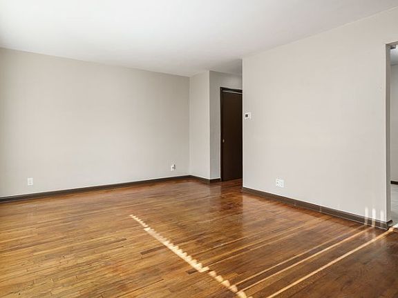 5th image of 2518 N Rockton Ave #2