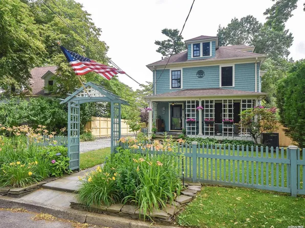 3 Walnut Street, Glen Head, NY 11545