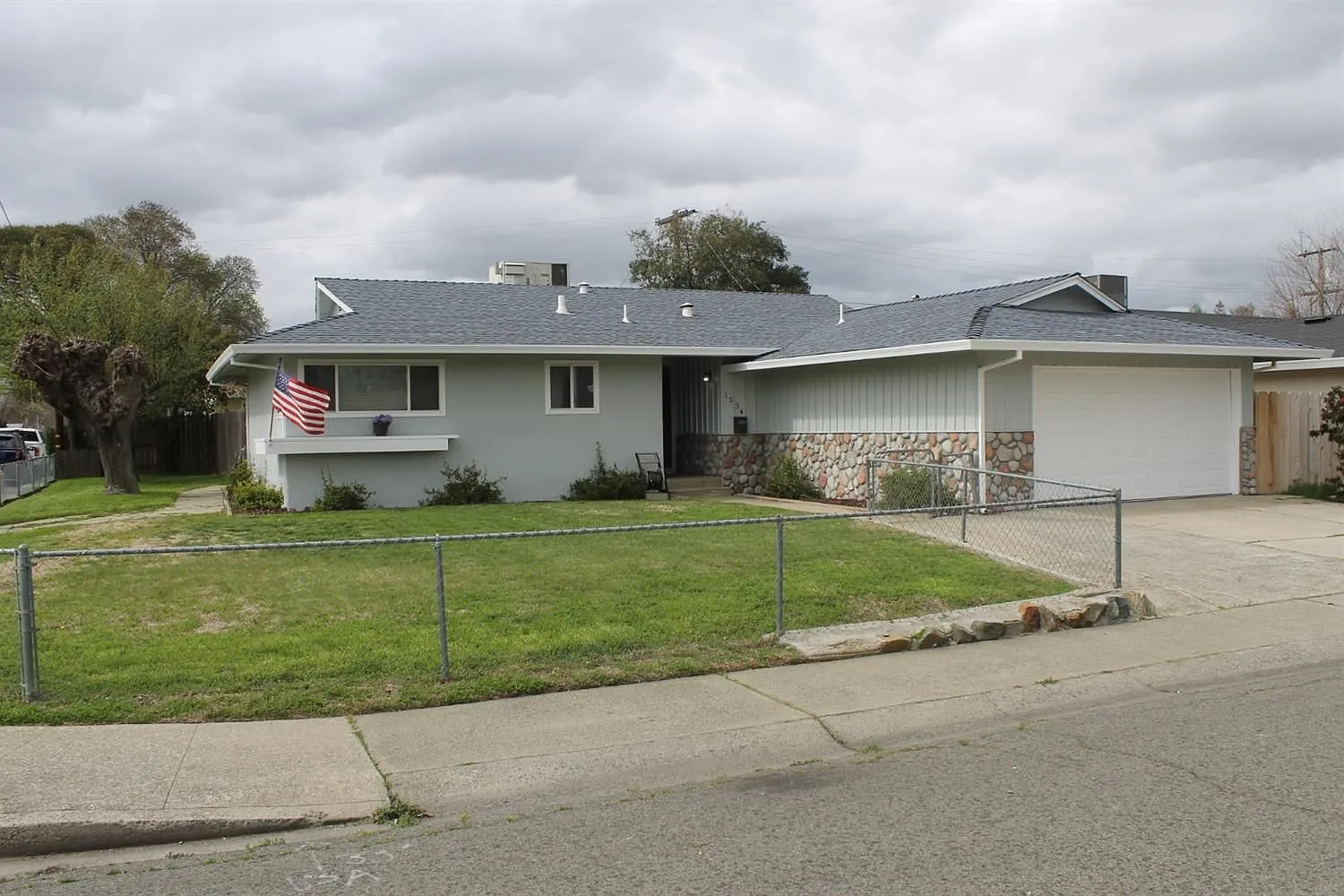 1534 Clark Ave photo 1