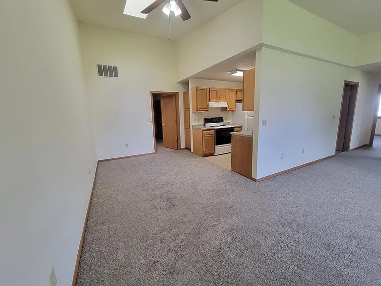 814 Bruce Ct #B — Photo 7