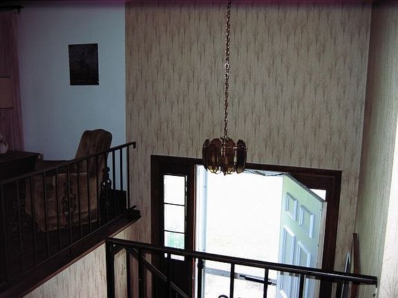 4th image of 10431 Meadowhurst Ln