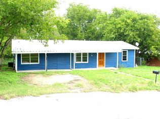 103 W Neely Ave, Comanche, TX 76442