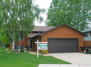 4330 Walnut St, Grand Forks, ND 58201