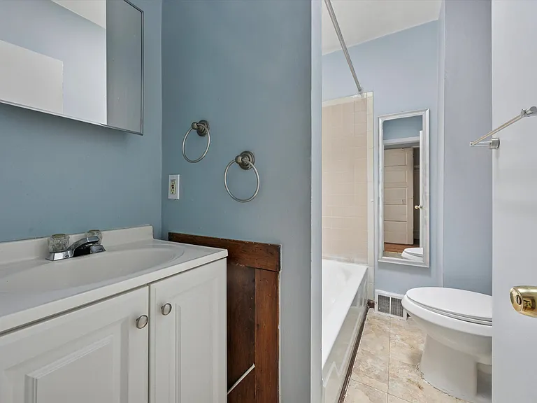 1320 S Newkirk St — Photo 19