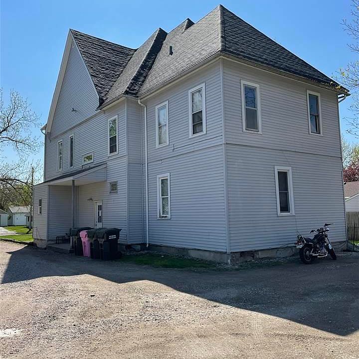 2nd image of 2805 Rebecca St