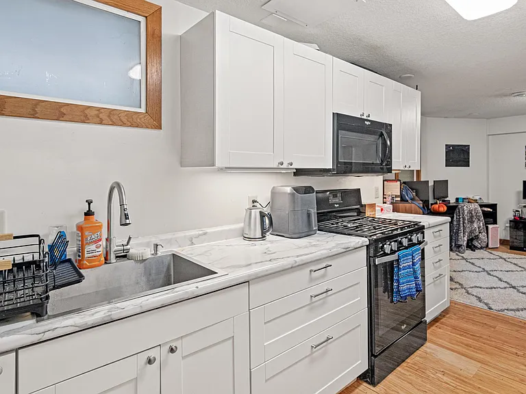 2535 Aldrich Ave S #3 — Photo 2