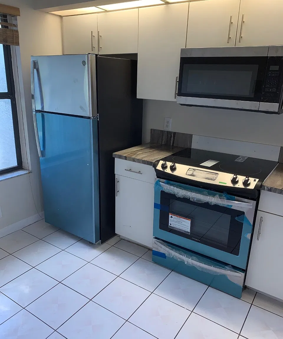 2 bed, 910 sqft, $1,800 — Photo 1