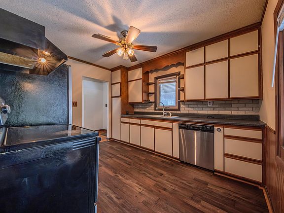 5th image of 1223 McLean Ave