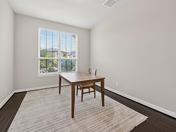 4th image of 4018 Martin Ridge Dr