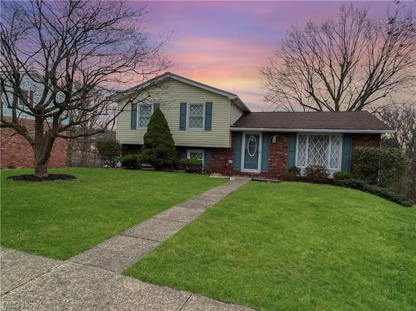 170 Tartan Dr, Follansbee, WV 26037