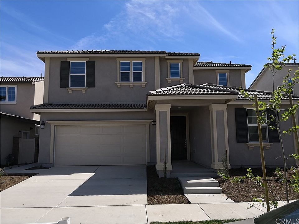 1st image of 3174 E Yosemite Dr