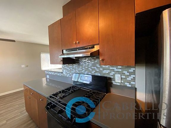 5th image of 4774 Mansfield St APT 1