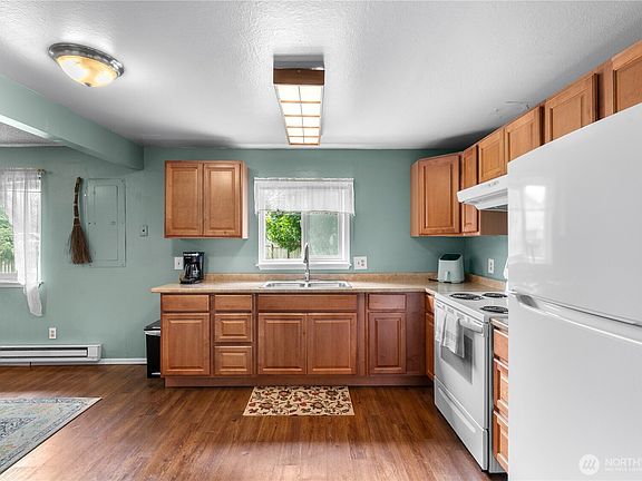 5th image of 25 Whalebone Way