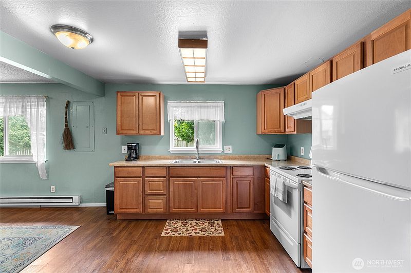 5th image of 25 Whalebone Way